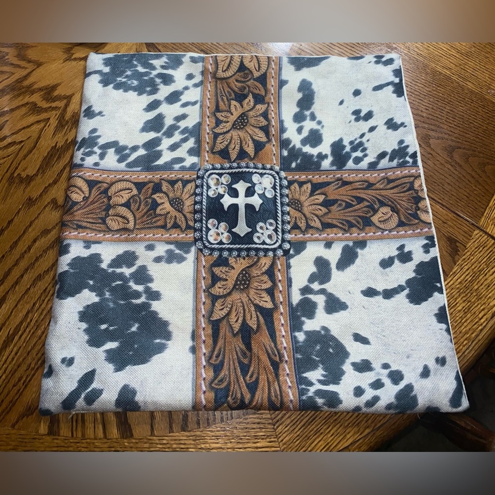 18x18 pillow covers in like new condition
